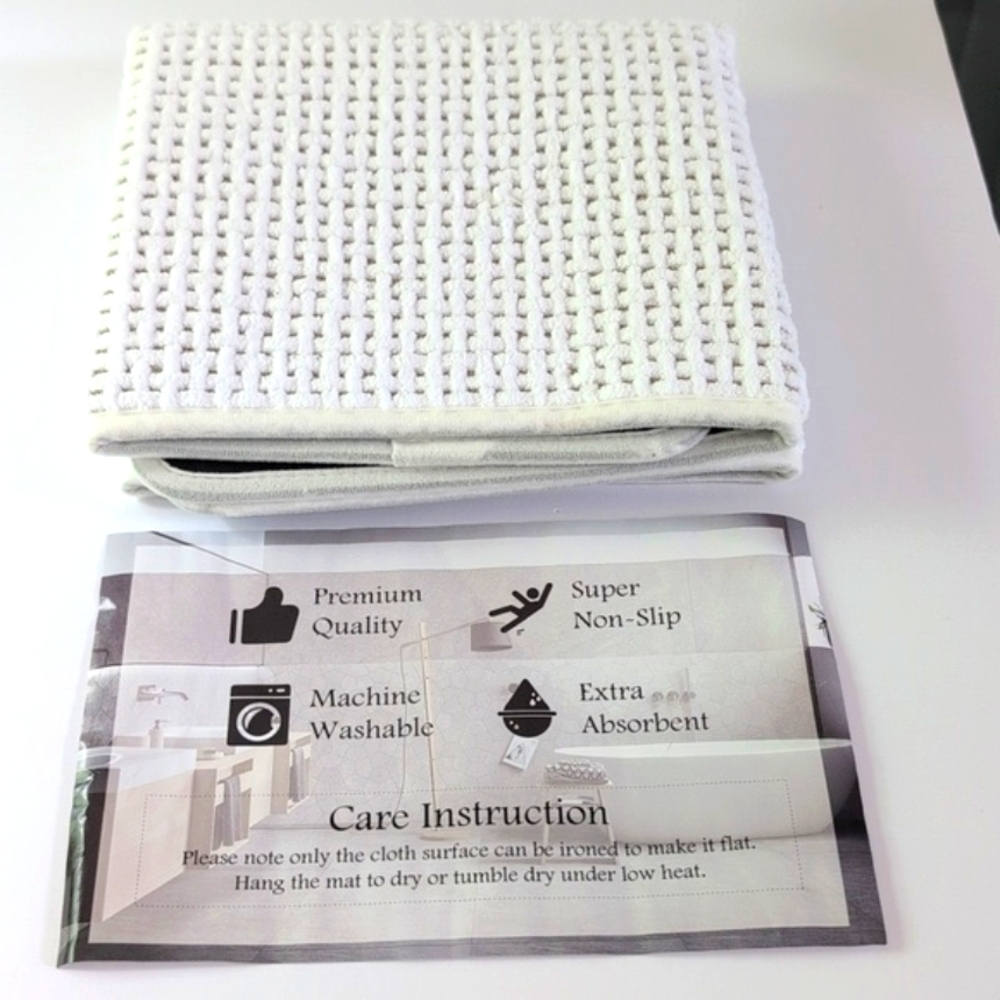 Cocoer White Non-Slip Super Absorbent Bath Mat NWT